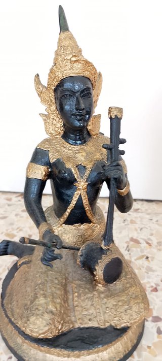 Figuras Tailandesas Bronce Negro y Oro