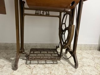Mesa Máquina Coser Alfa Madera Metal