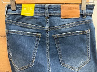 Vaqueros azul Pull&Bear T.36 Nuevos, sin estrenar