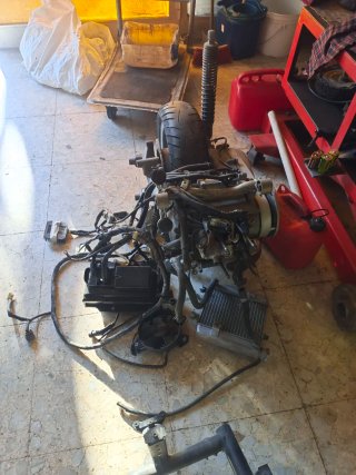 Dos motos completas,una nueva y otra completa de r