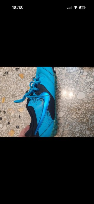 Scarpe da calcetto Nike blu e nere