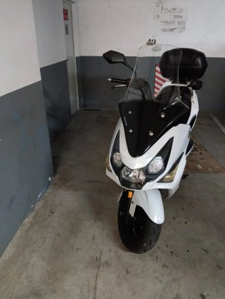 Scooter Daelim S3 Blanco y negro itv asta 2027
