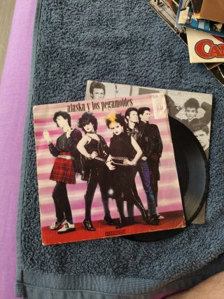 Vinilo Alaxka y los pegamoides