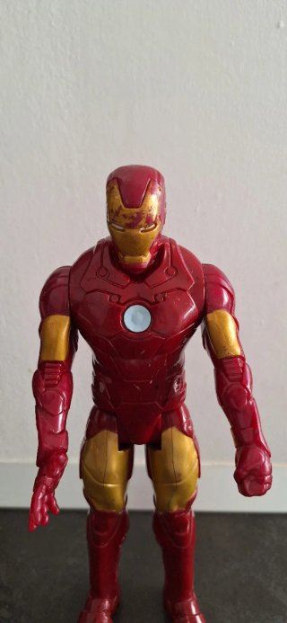 Action Figure Iron Man Hasbro. 30 cm