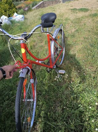 Bicicleta BH de paseo roja. Restaurada. Preciosa.