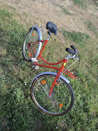 Bicicleta BH de paseo roja. Restaurada. Preciosa.