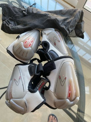 Patines en línea Oxelo niña y protecciones
