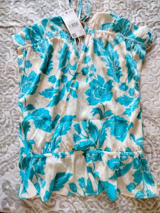 Blusa Mango floral verde agua y blanco