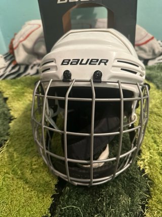 Casco de hockey Bauer
