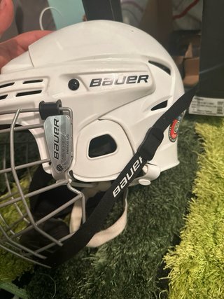 Casco de hockey Bauer