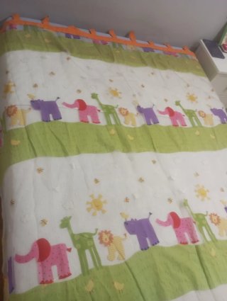 Cortina infantil de tela