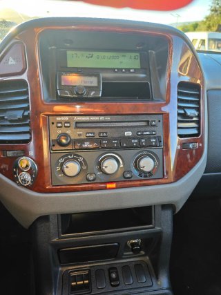 Mitsubishi Montero 2004