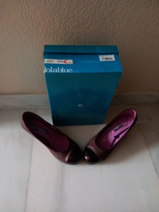 Zapatos cuña ante marrón Lola Blue
