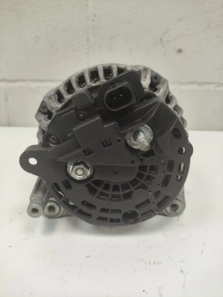 Alternador VW Transporter T5 2.5 tdi de 2007.