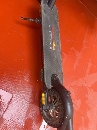 Patinete Eléctrico Red Bull Racing