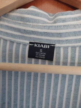 Camisa Kiabi Talla S Rayas azul y blanco.