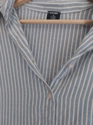 Camisa Kiabi Talla S Rayas azul y blanco.