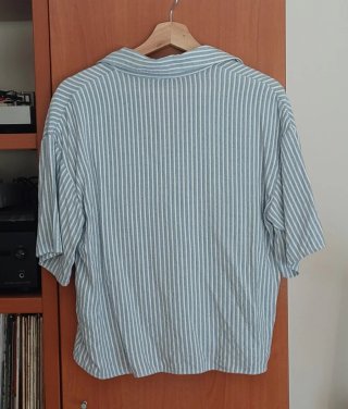 Camisa Kiabi Talla S Rayas azul y blanco.