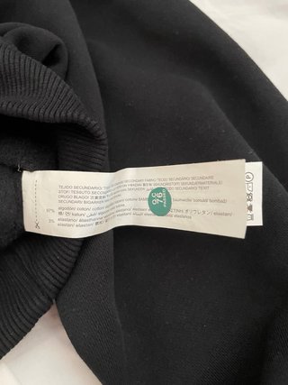 Sudadera top Zara corta negra