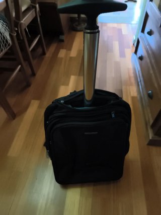 Mochila de mano con ruedas negra Nueva