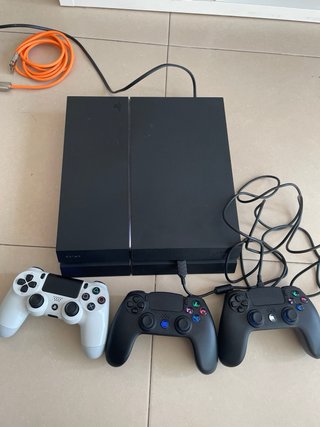 Ps4 + controles + cables + videojuegos