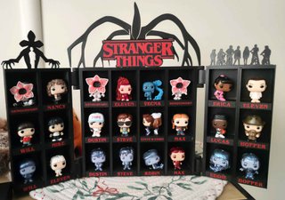 Expositor Plegable Stranger Things
