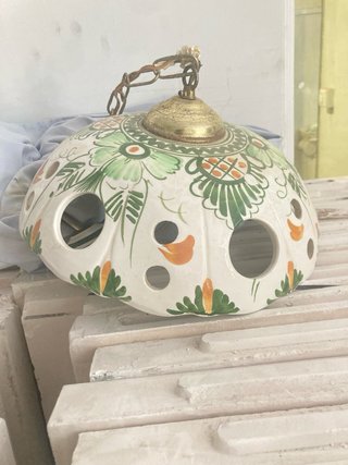 Lámpara de techo de cerámica pintada
