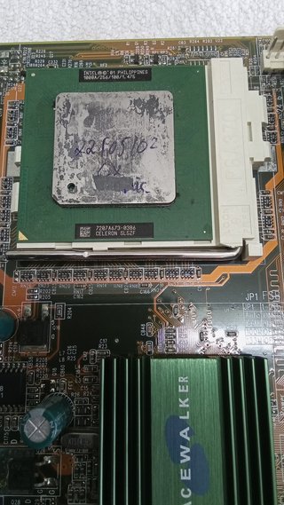 Shuttle MV25N + Celeron Tualatin + 512MB