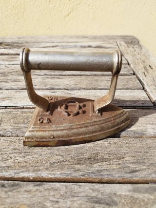 Plancha antigua de carbón