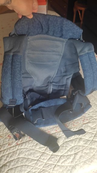 Mochila portabebés Ergobaby - adaptable - nueva