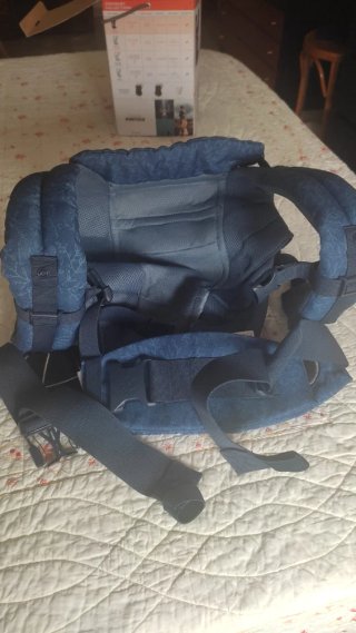 Mochila portabebés Ergobaby - adaptable - nueva