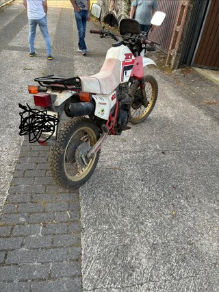 Yamaha XT600 Enduro Roja y Blanca