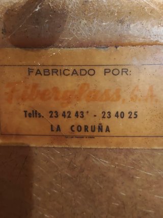 Barricas de vino de acero y fibra. Están Villalba