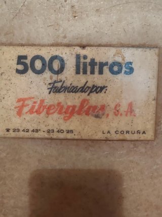 Barricas de vino de acero y fibra. Están Villalba