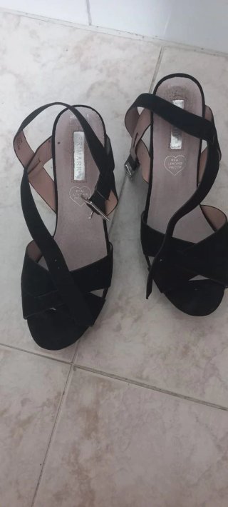 Sandalias de tacón negras