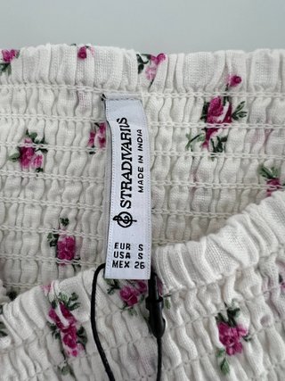 Falda volante Stradivarius floral Talla S