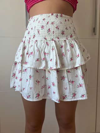 Falda volante Stradivarius floral Talla S