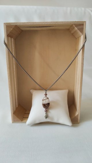 Collana con ciondolo pietra e pigna