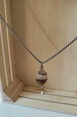 Collana con ciondolo pietra e pigna