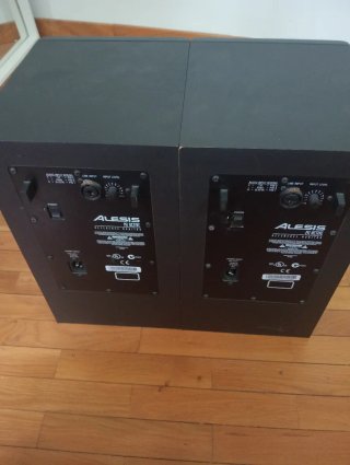Monitores Activos Alesis M1 MK2