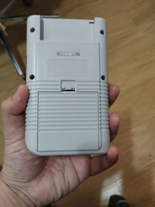 Nintendo Game Boy con schermo IPS