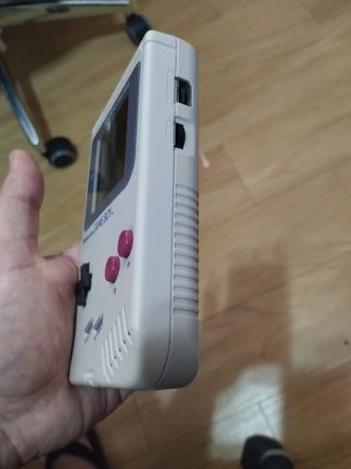 Nintendo Game Boy con schermo IPS
