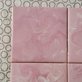 Otro juego 4 azulejos rosados vintage