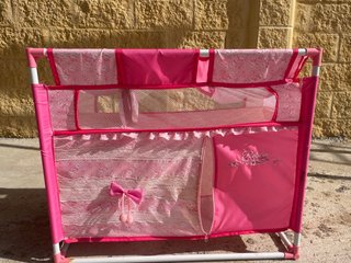 Cuna de juguete para niña color rosa