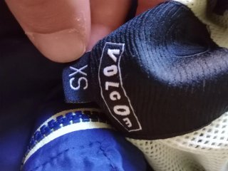 Chaqueta Volcom azul y amarilla