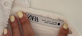 Top blanco troquelado Zara