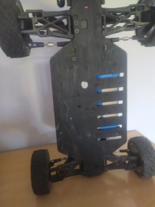 Coche radiocontrol Kutiger EP 1:10