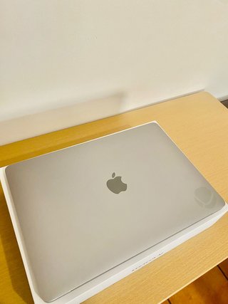 Portátil Apple MacBook Air M1 84% batería original