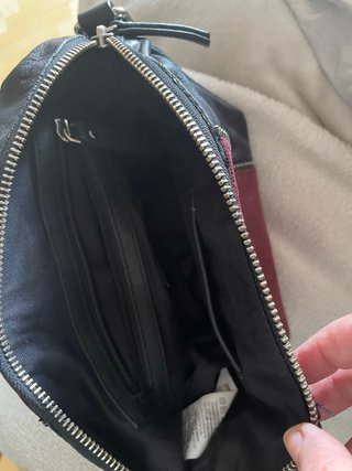 Bolso bandolera pequeño, negro y burdeos.