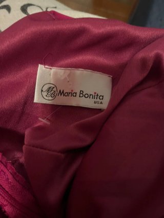 Vestido cóctel un hombro fucsia